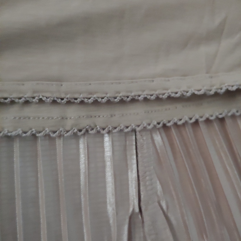 Anthro Maeve. Metallic pleated midi/maxi skirt. - Picture 6 of 11